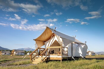 under canvas north yellowstone paradise valley