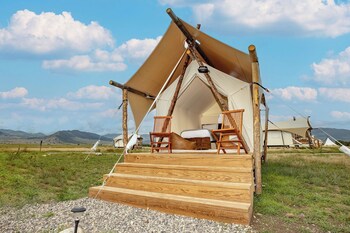 under canvas north yellowstone paradise valley