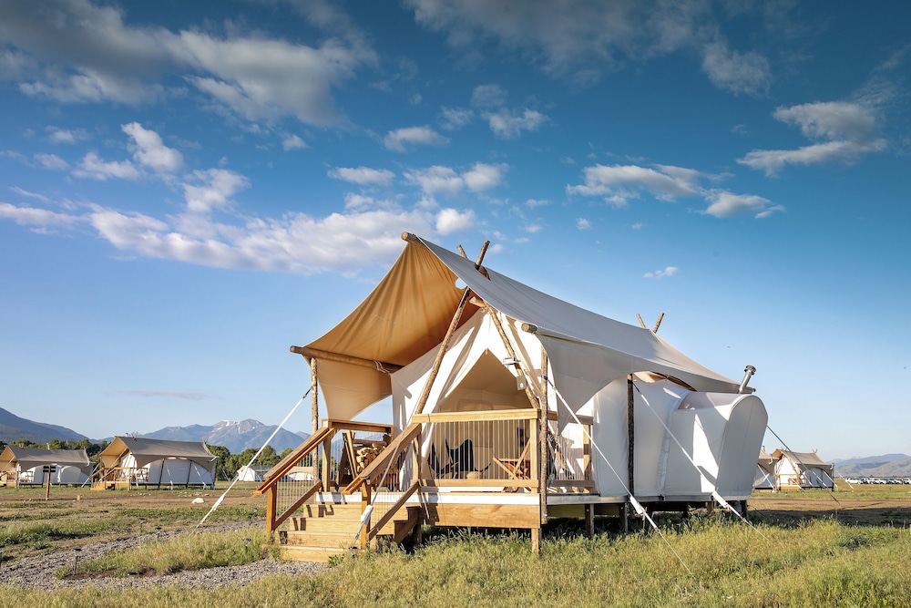 under canvas north yellowstone paradise valley