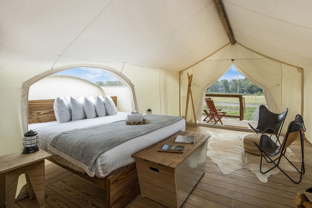 under canvas north yellowstone paradise valley