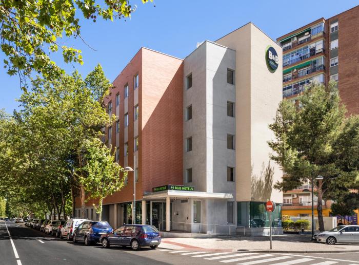 bandb hostal zaragoza plaza mozart