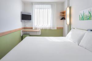 bandb hostal zaragoza plaza mozart