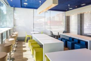 bandb hostal zaragoza plaza mozart