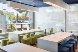 bandb hostal zaragoza plaza mozart