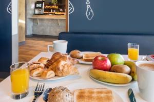 bandb hostal zaragoza plaza mozart