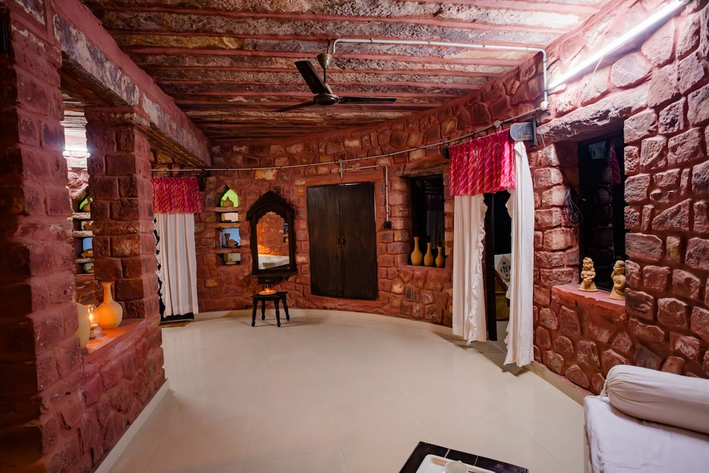 the desert haveli resort and camp