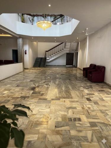 Hotel Maharaja,India>>Rewa,1 star