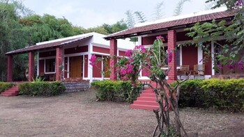 safari land resort