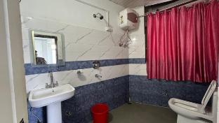 kanchanjunga mirror homestay whole cottage