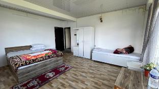 kanchanjunga mirror homestay whole cottage