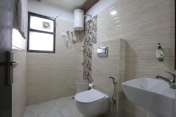 Hotel Hi Life,New Delhi>>Delhi,2 star