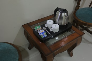 Hotel Hi Life,New Delhi>>Delhi,2 star