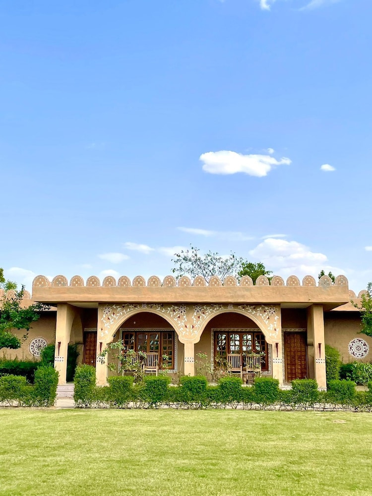 hariyali dhani camps and resorts