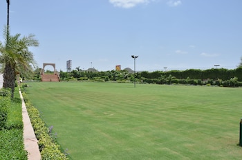 the lal vilas hotel and resort
