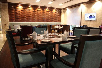 the lal vilas hotel and resort