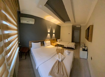 deta port hotel