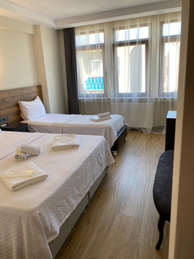 deta port hotel