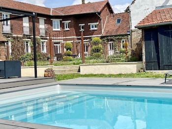 Le Paddock,14 Rte De Parfondeval,0 star
