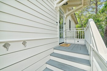 magnolia cottages by the sea by phg