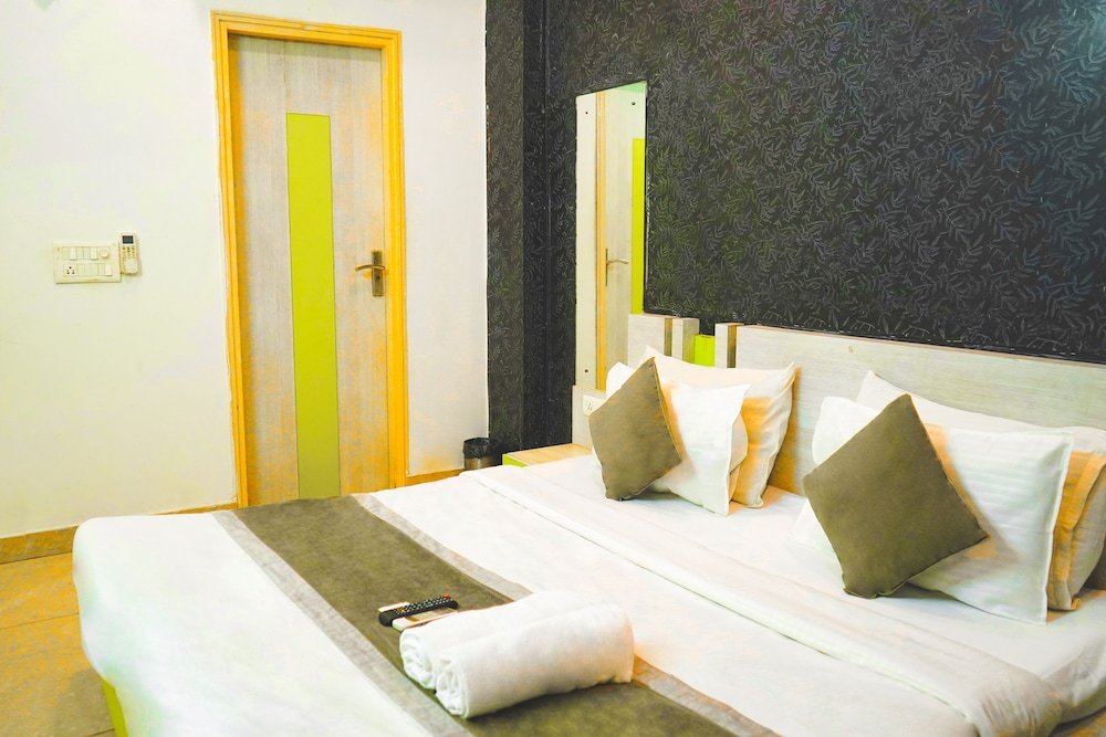 hotel cladis by quadis sector 15 noida
