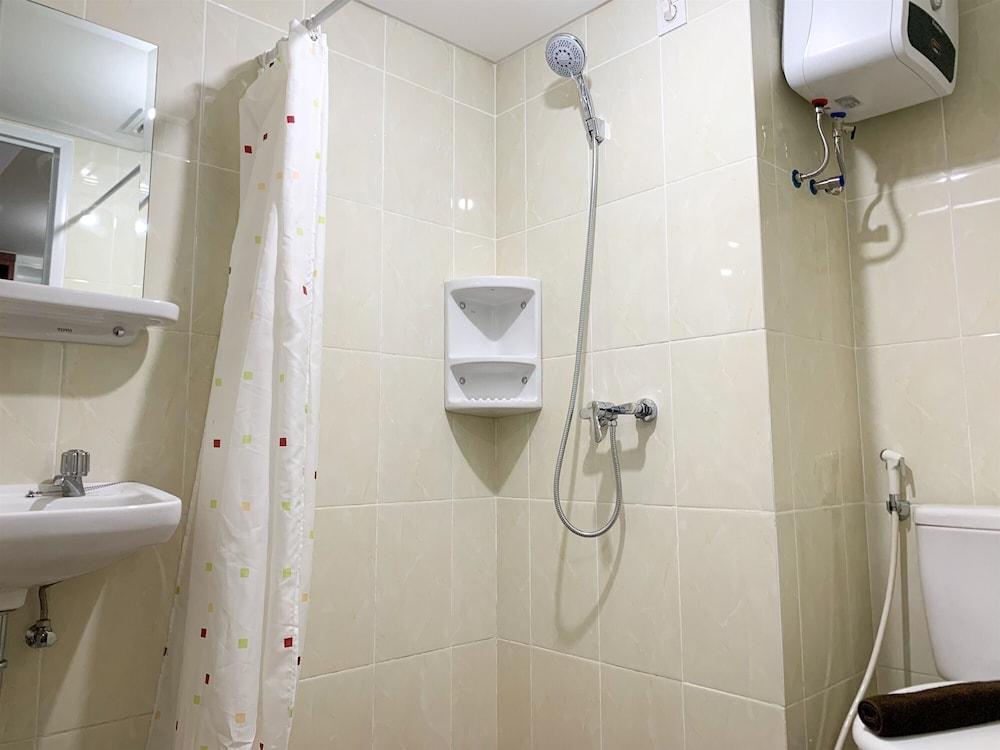 spacious and nice 3br apartment at m town residence