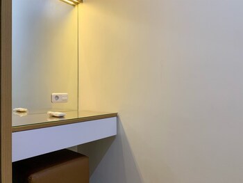 spacious and nice 3br apartment at m town residence
