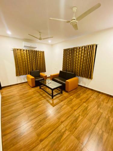 hotel shloka residency