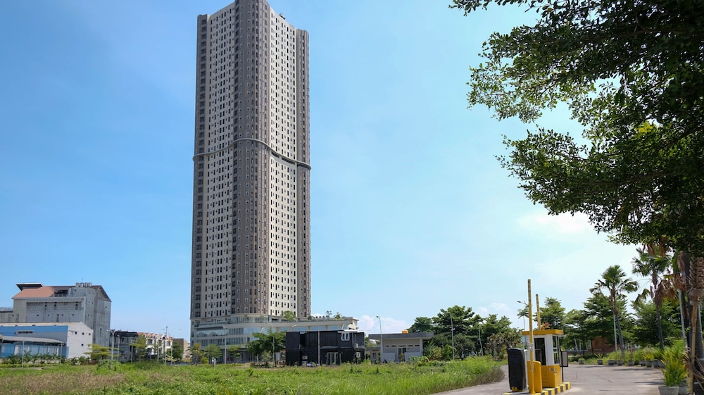 best choice and nice studio apartment at grand dharmahusada lagoon
