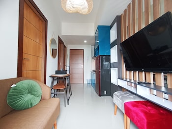 comfort 2br at 28th floor vida view makassar apartment