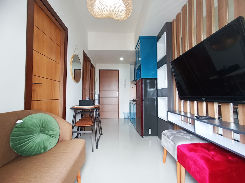 comfort 2br at 28th floor vida view makassar apartment