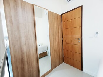 comfort 2br at 28th floor vida view makassar apartment