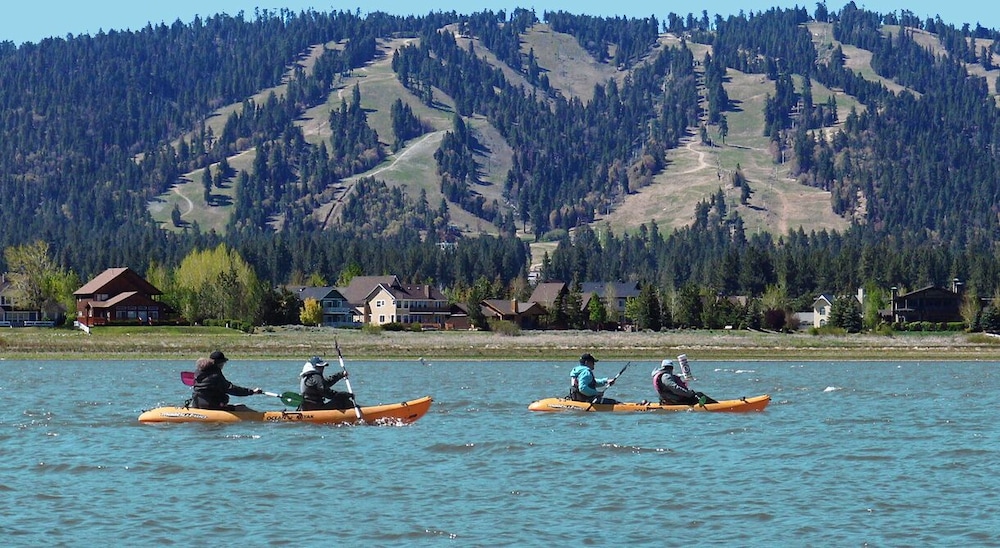 private bedroom in cozy house near wine country