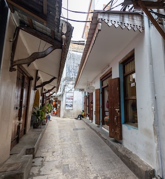 sharazad wonders boutique