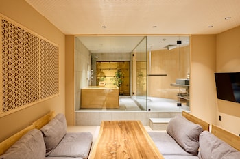 konjaku so tempozan osaka bay