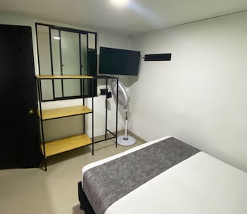 hotel bulerias 33