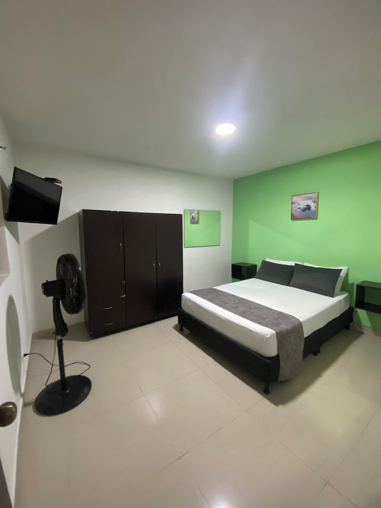 hotel bulerias 33