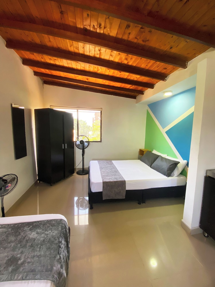 hotel bulerias 33