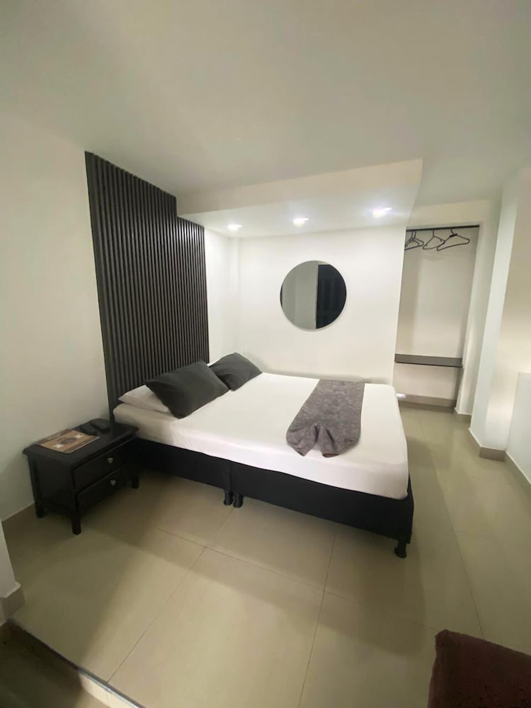 hotel bulerias 33