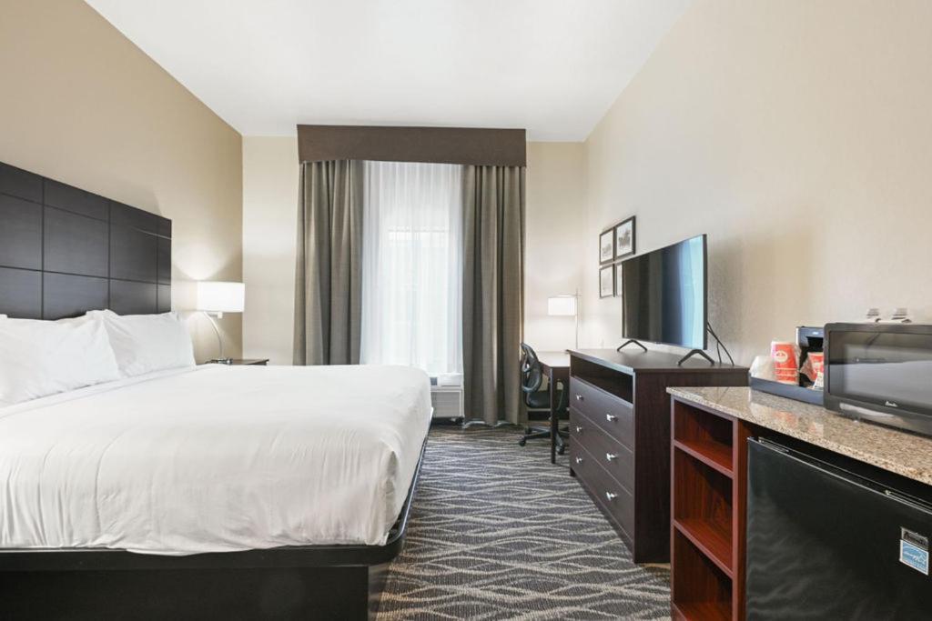 cobblestone hotel and suites mosinee