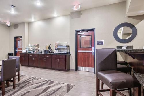 cobblestone hotel and suites mosinee