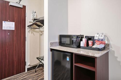 cobblestone hotel and suites mosinee