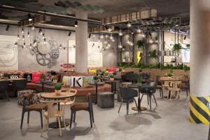 moxy cologne muelheim