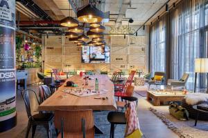 moxy cologne muelheim