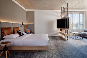 moxy cologne muelheim