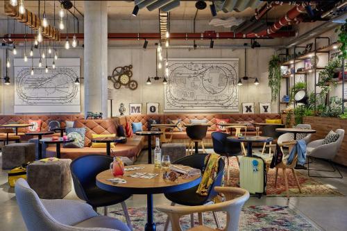 moxy cologne muelheim