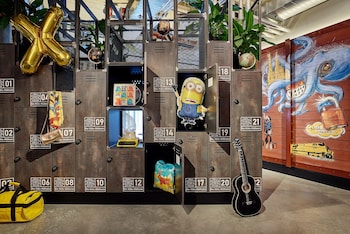 moxy cologne muelheim