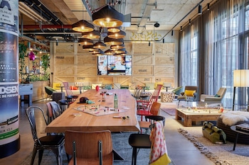 moxy cologne muelheim