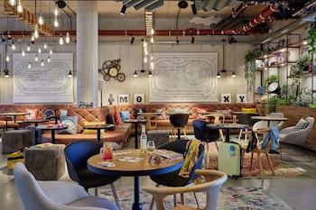 moxy cologne muelheim