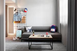 moxy cologne muelheim