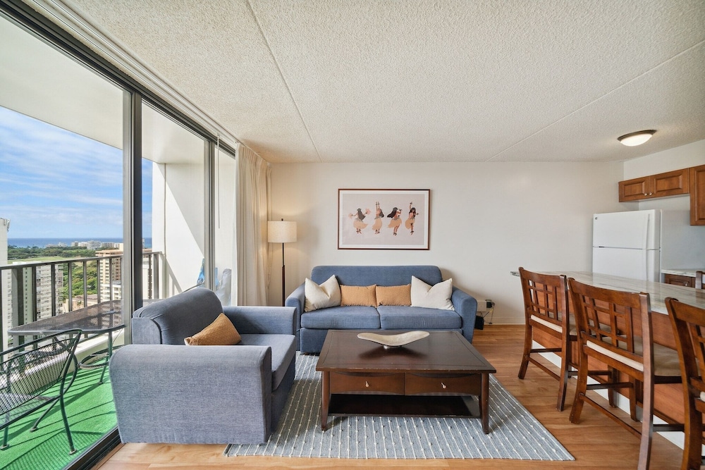 tower 1 suite 2705 qqp 1 bedroom condo by redawning
